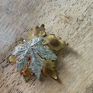 McClelland Barclay Signed Layered Maple Leaf Dress Clip